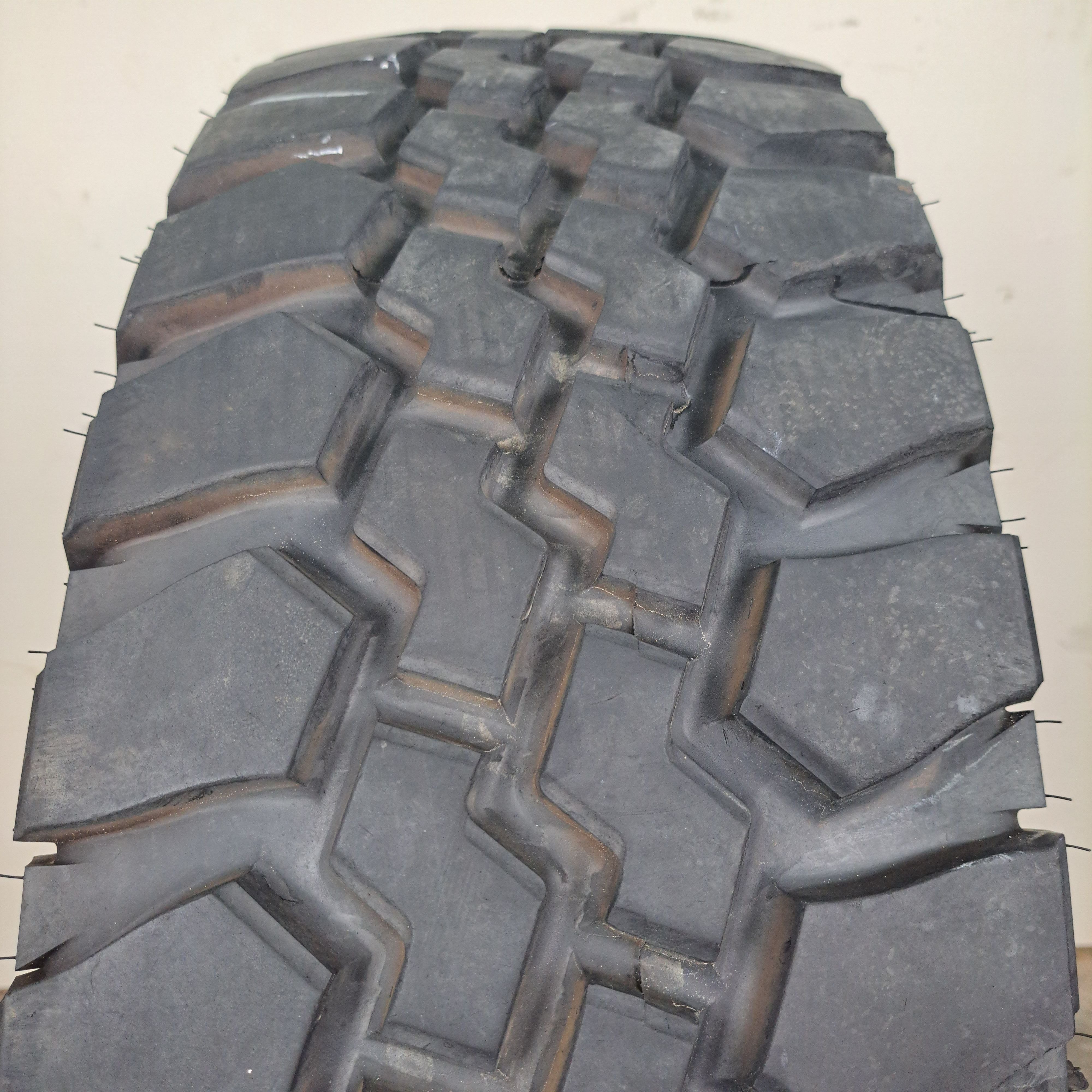 37X12.50R16.5LT BFGoodrich Baja T/A Used