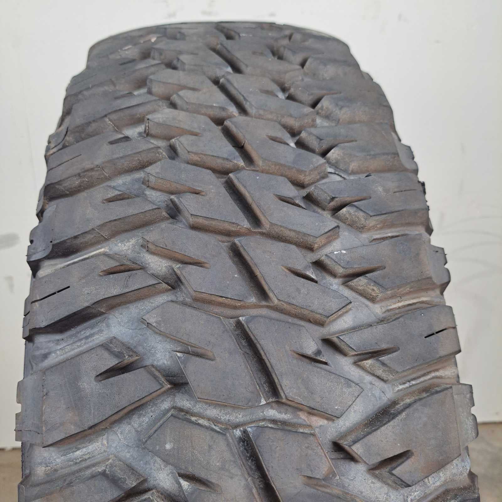 37X12.50R16.50 Goodyear Wrangler enforcer MT used