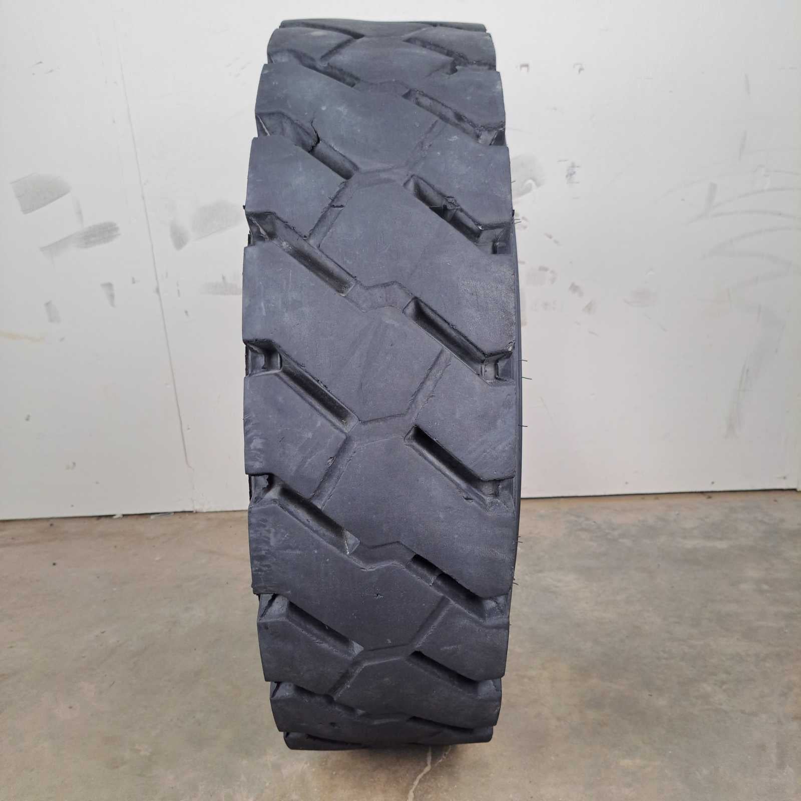 8.25R15 Michelin XZM Stabil'X Used