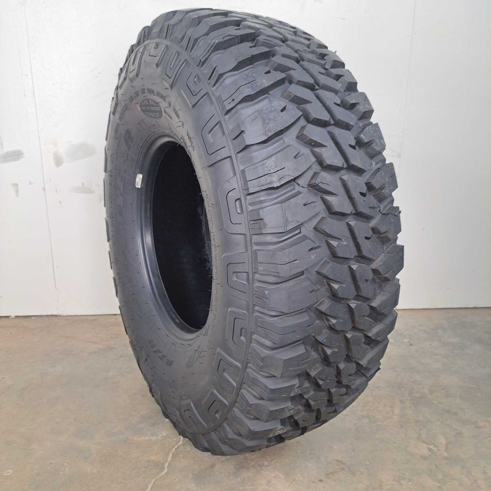 37x12.50R16.5 Goodyear MT/R new