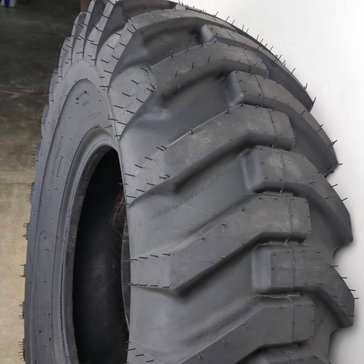 17.5-25 S.T.A. American Contractor E2/G2/L2 new