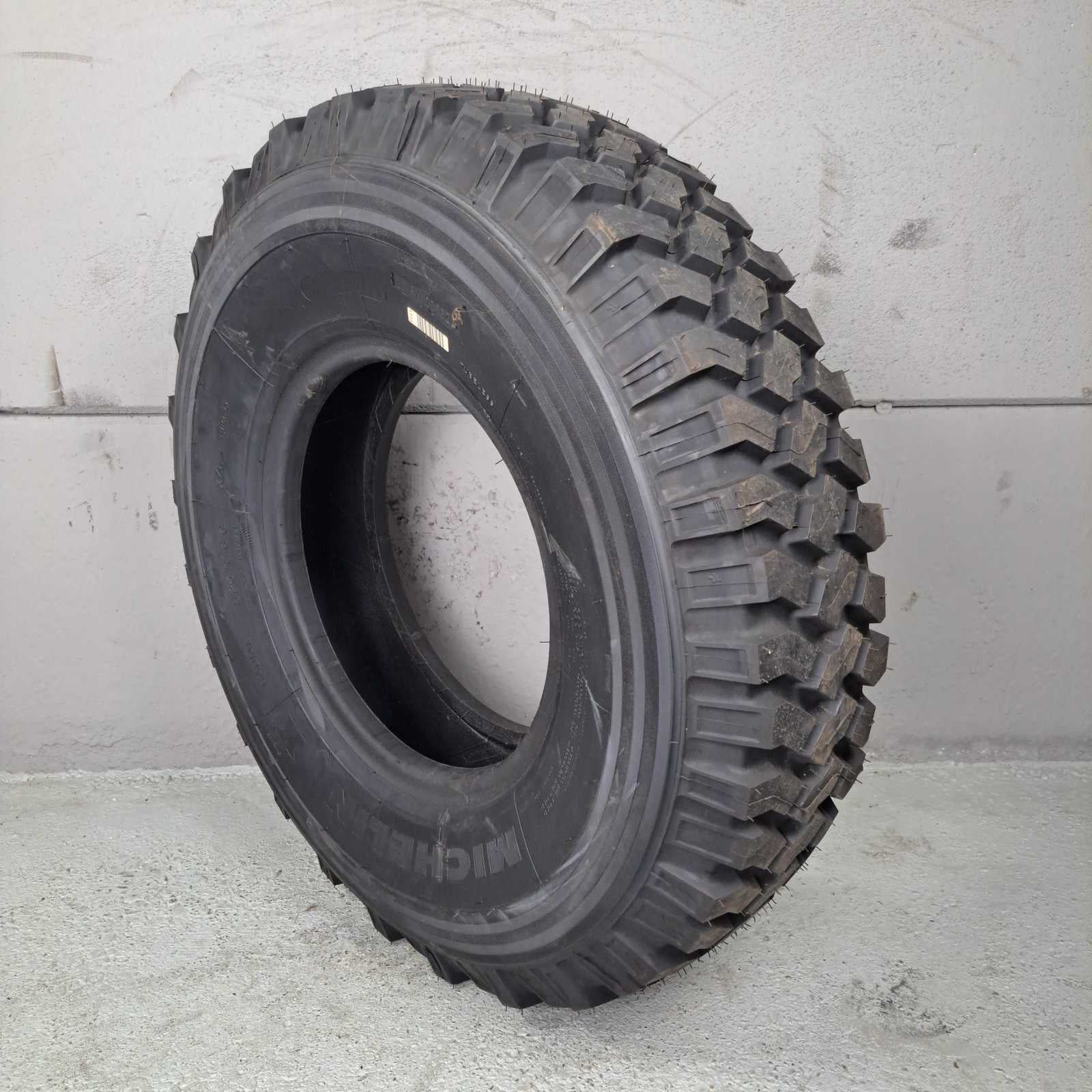 8.25R16 Michelin XZL