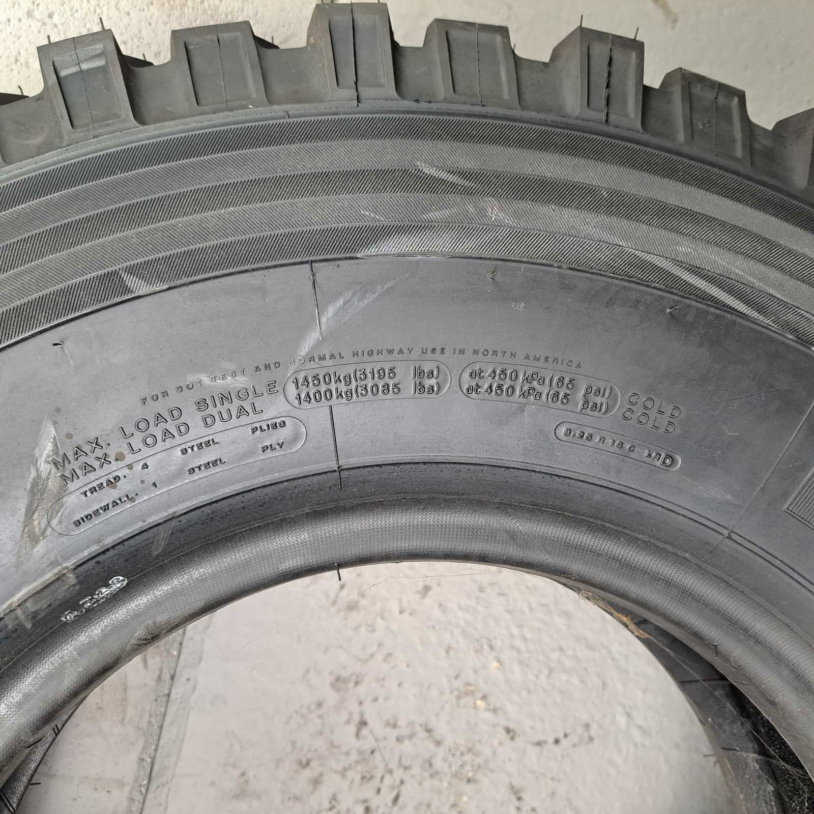 8.25R16 Michelin XZL