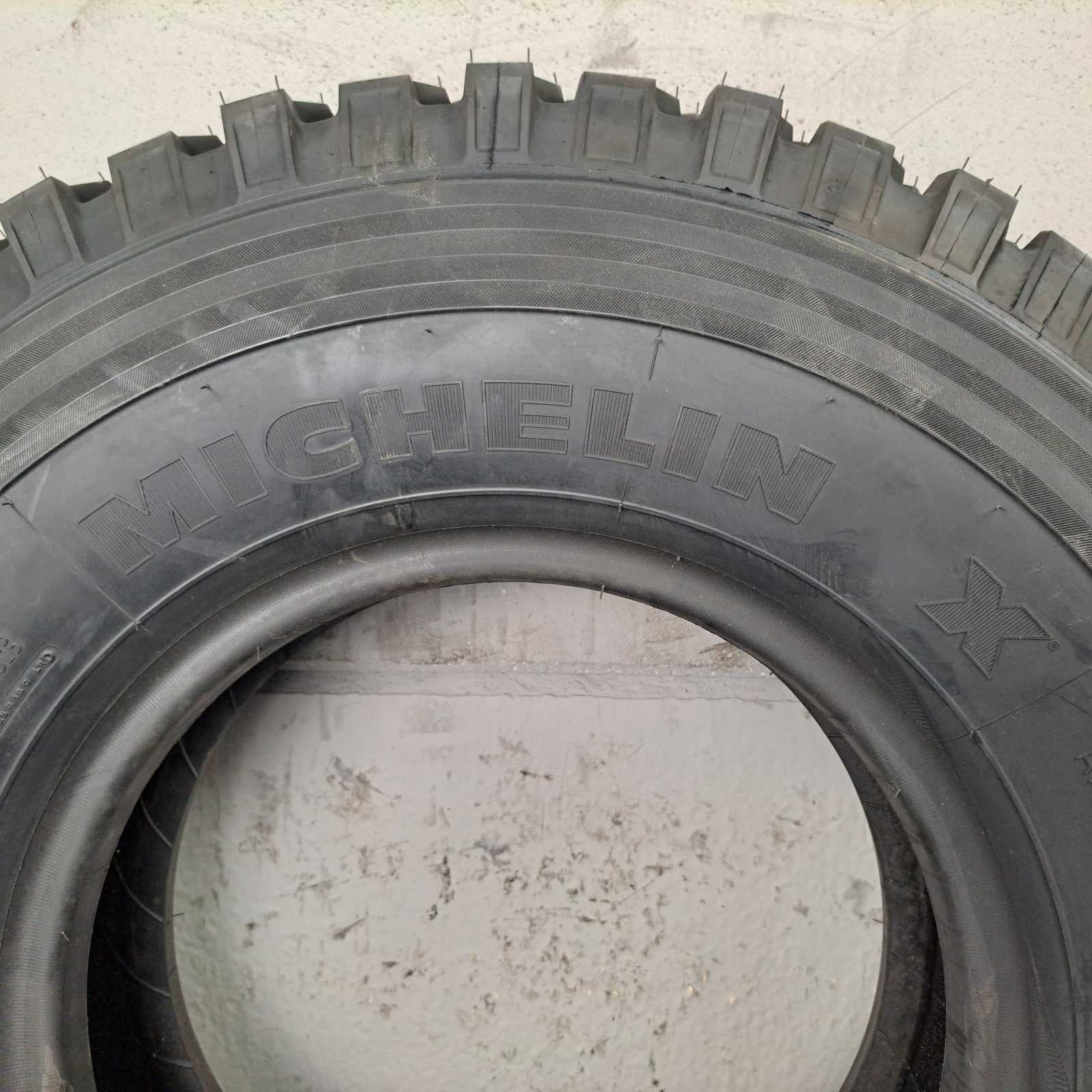 8.25R16 Michelin XZL