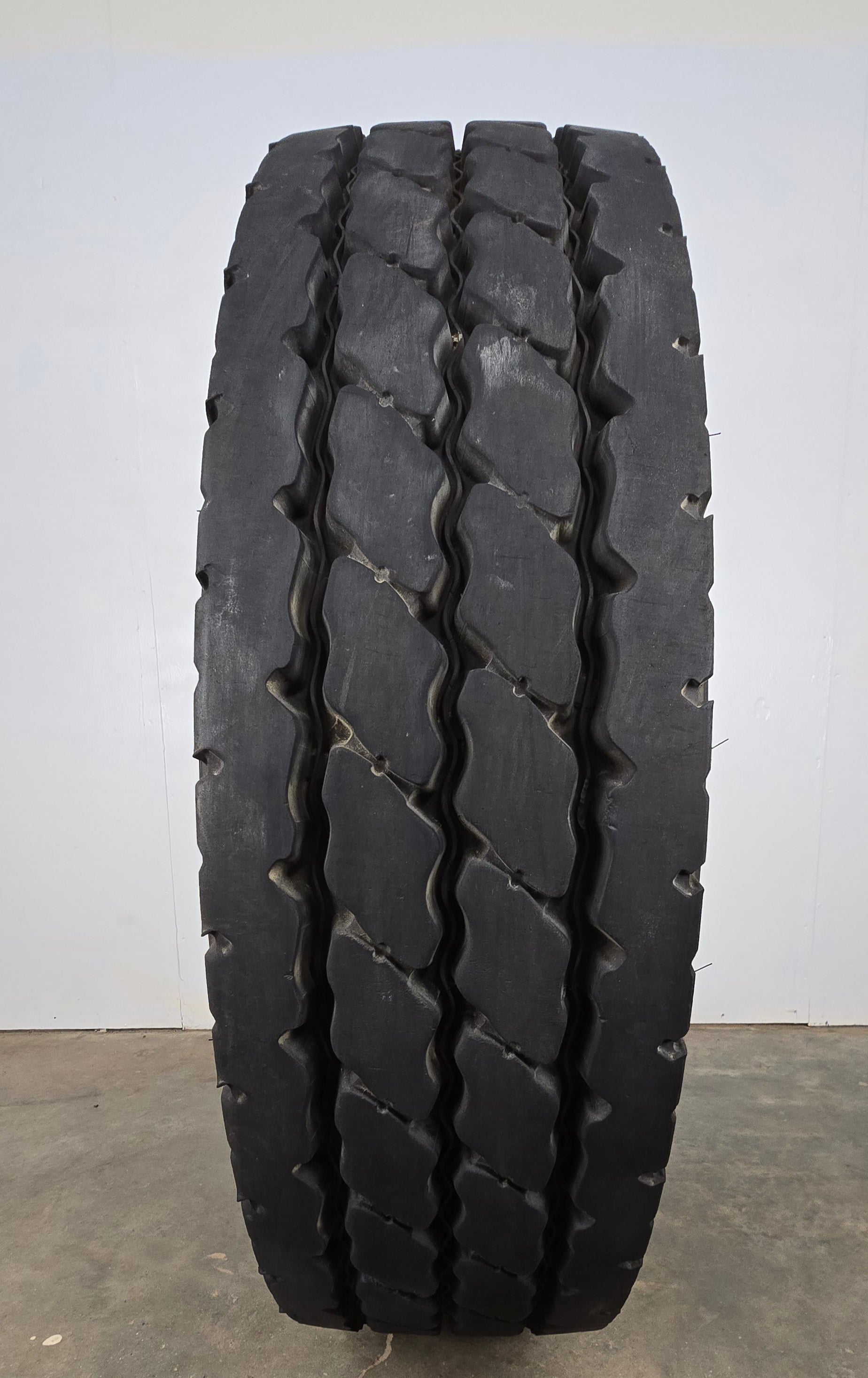 11R22.5 Michelin XZY3 Used