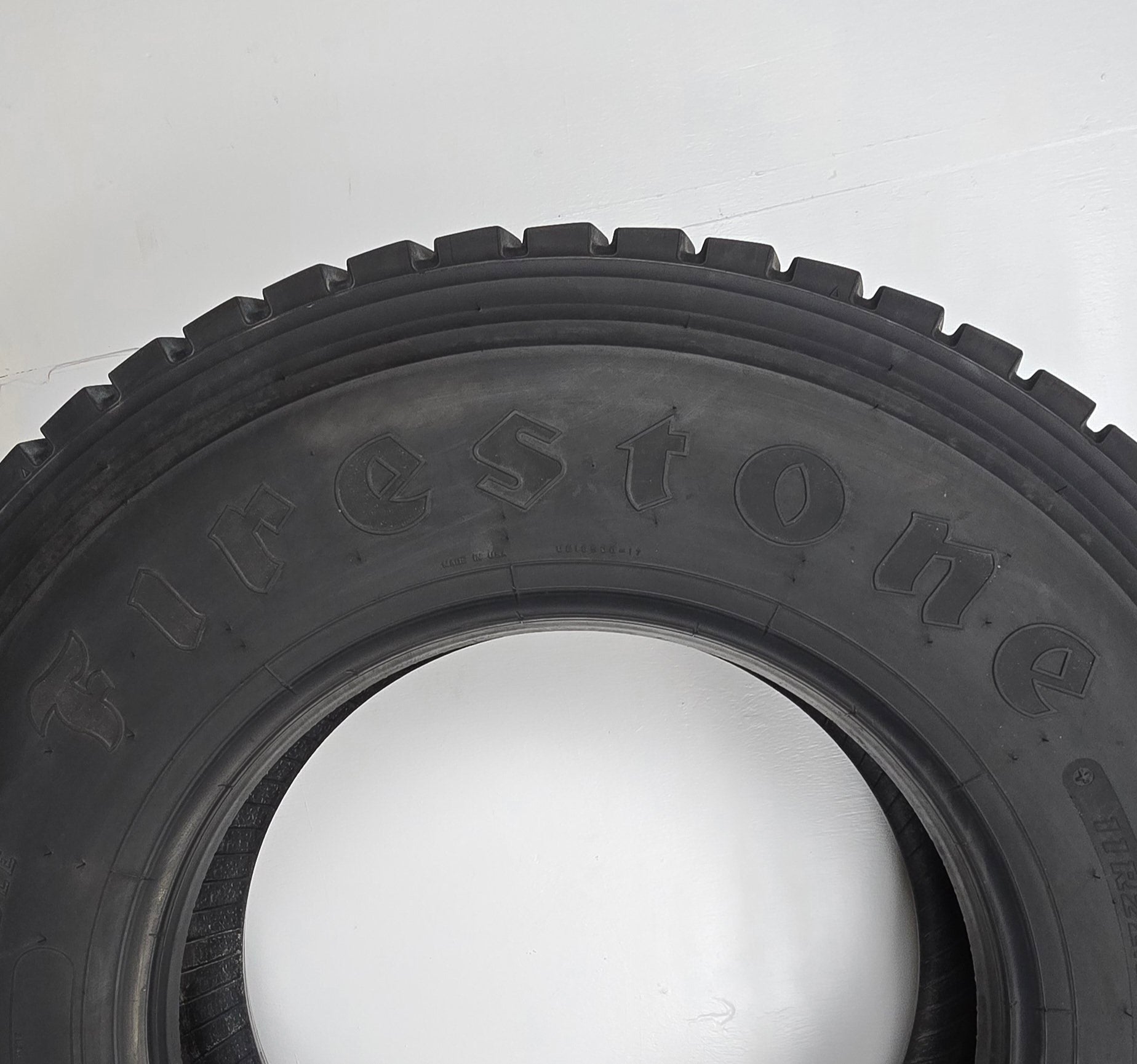 11R22.5 Firestone FD663 New