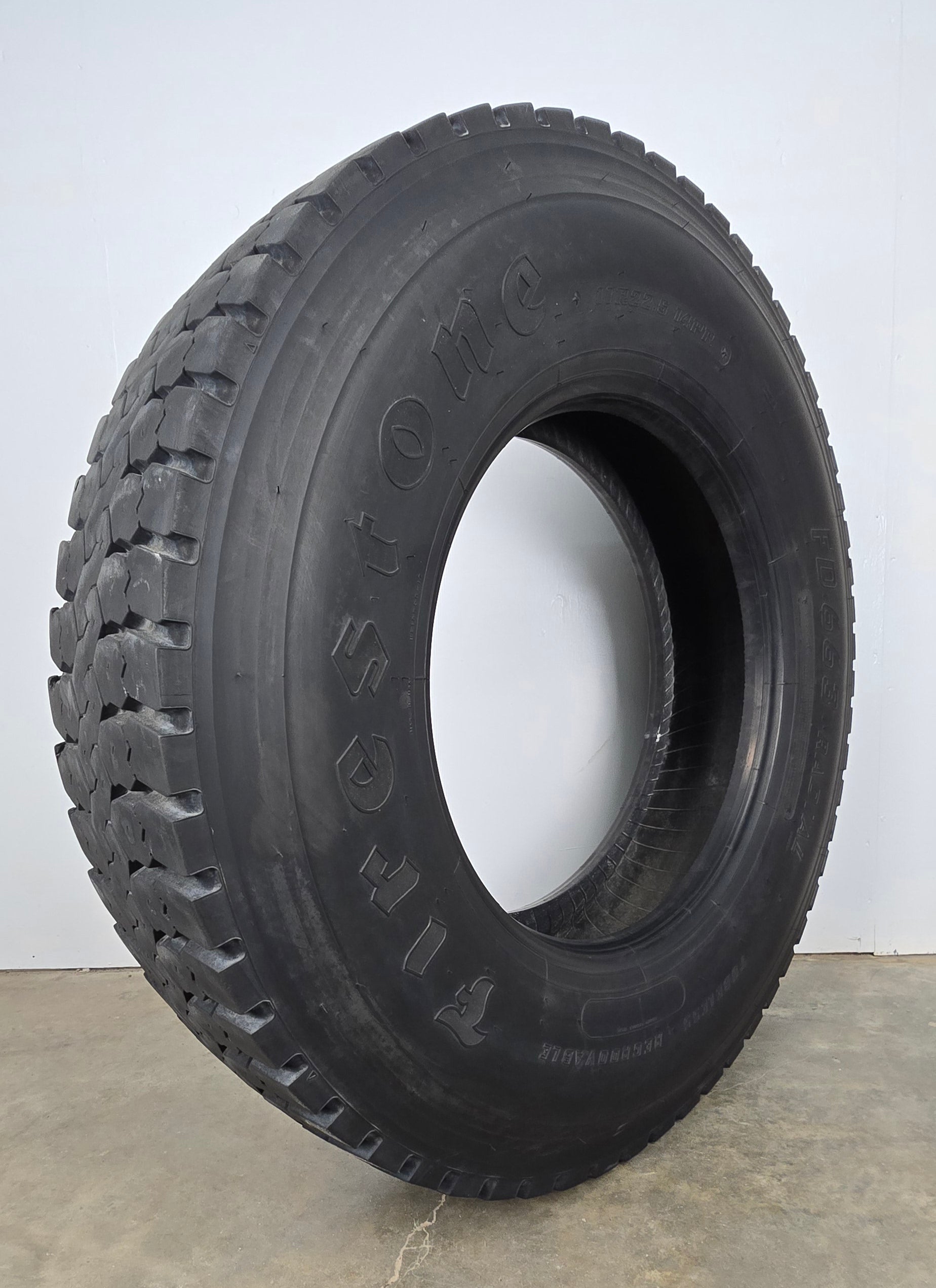 11R22.5 Firestone FD663 Used