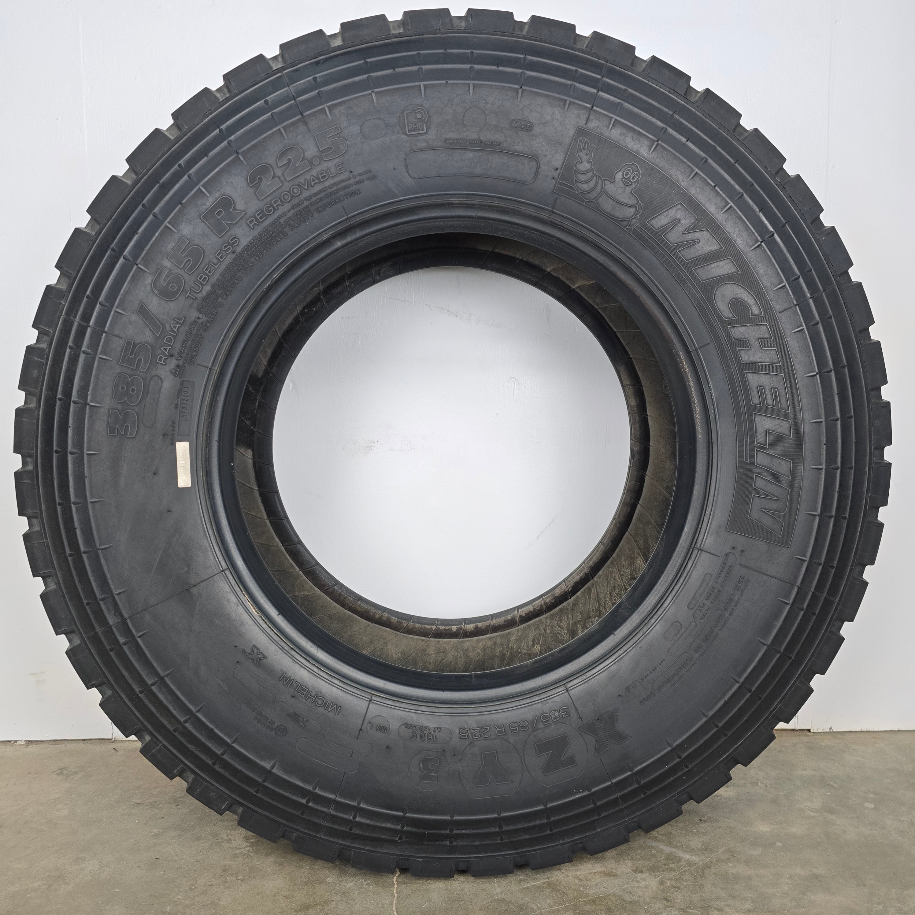 385/65R22.5 Michelin XZY3 Commercial Truck Tire Used