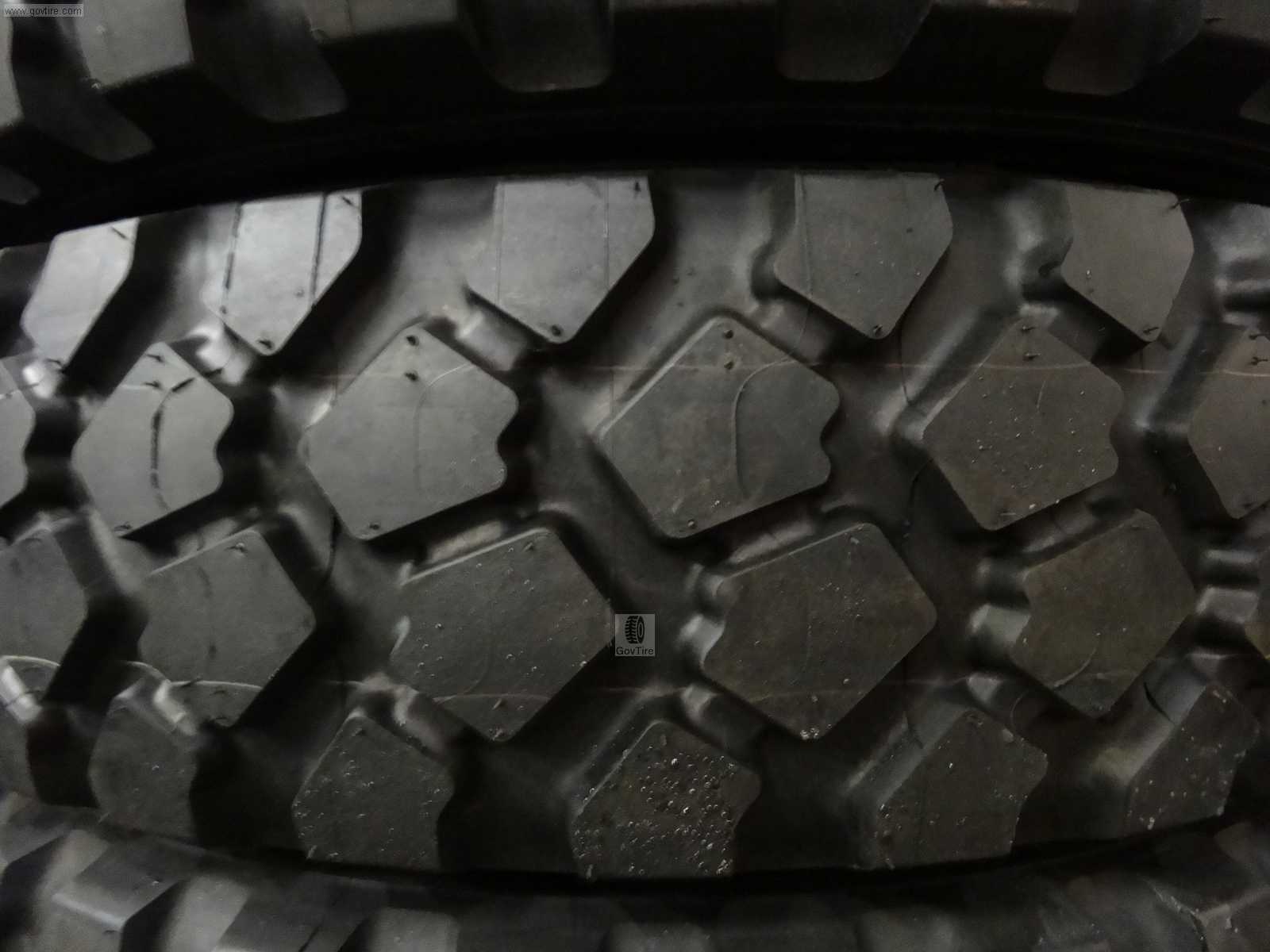 275/80R20 (10.5R20) Michelin XZL