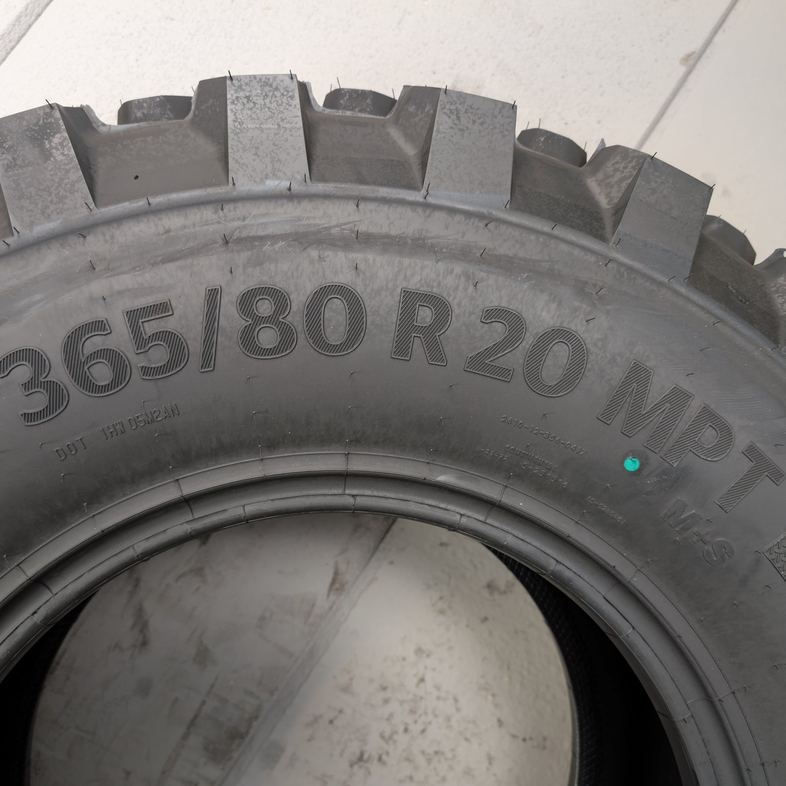 365/80R20 Continental MPT81 M+S